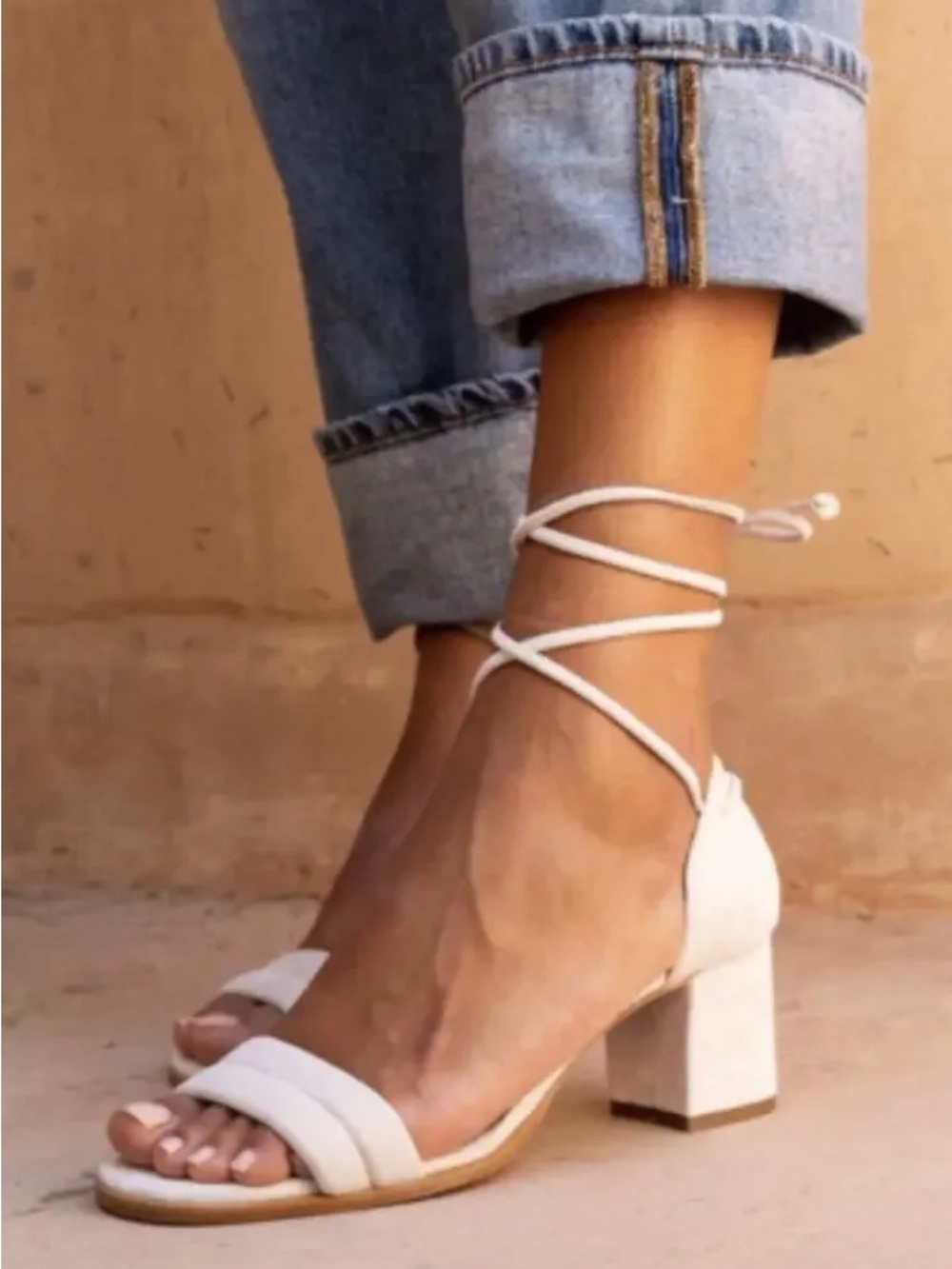 Alohas Dakota Heeled Sandals in Beige